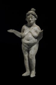 10. Figura de terracota com uma mulher gorda nua. Beócia. Grécia. 350-290 a.C.
